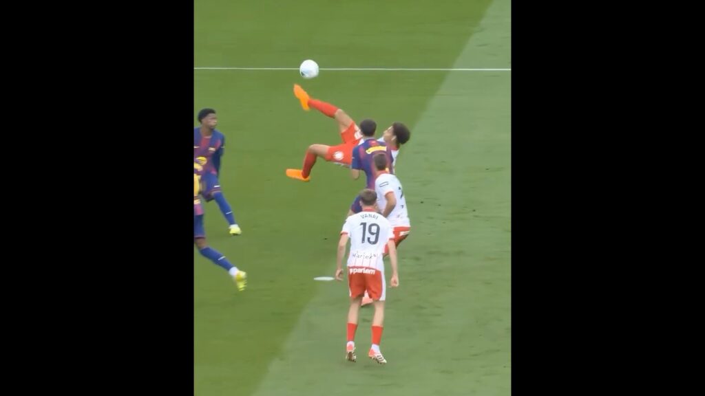 Axel Witsel with outstanding bicycle goal against Barcelona🔥#axelwitsel #barcelonavsgirona #shorts