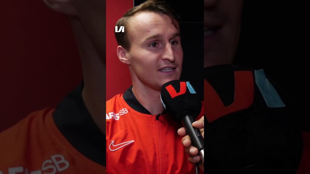 Verdiende Wout Weghorst een rode kaart? #ajax #az #goes #weghorst