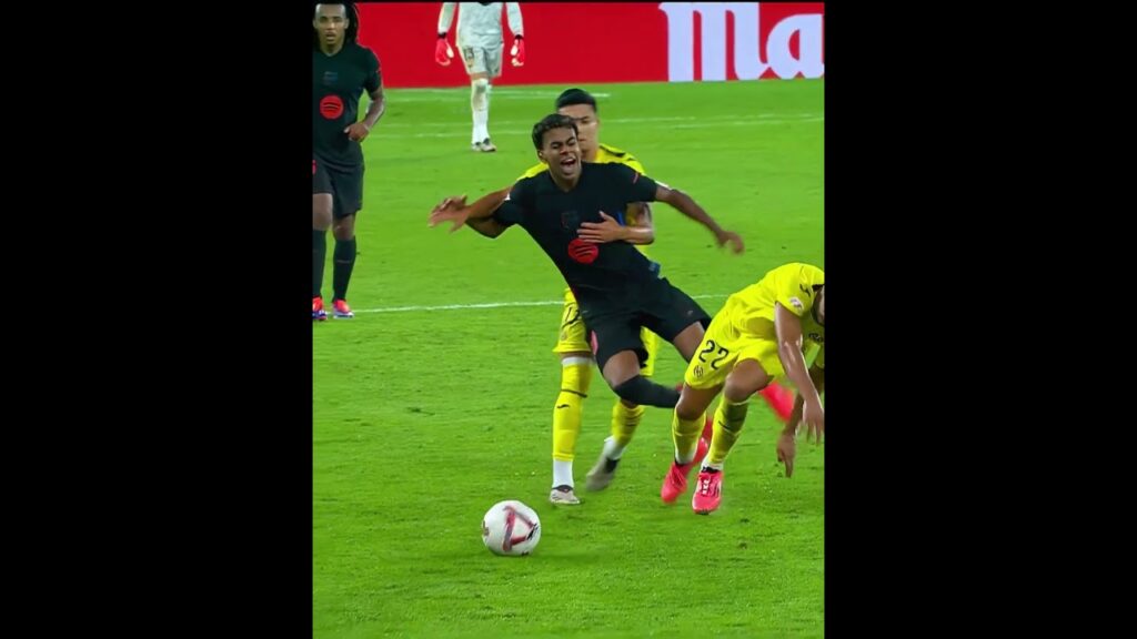 They laugh at Kounde 🥲