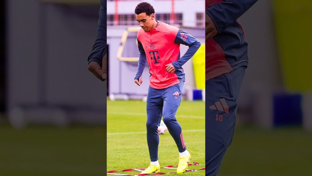 Jamal Musiala back to pitch training 😁🏃🏽‍♂️
