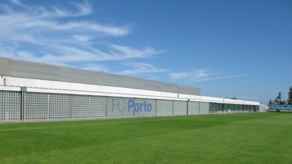 Centro de Treinos do FC Porto no Olival passa a ter o nome de Jorge Costa