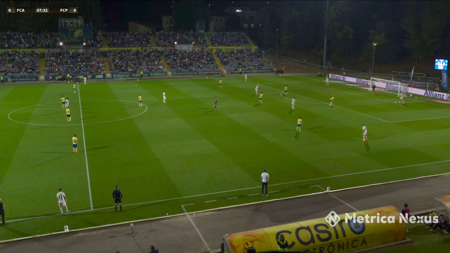 Esta não resultou, mas adoro a variedade de rotinas de bolas paradas de Farioli. [Dragões Invicta]