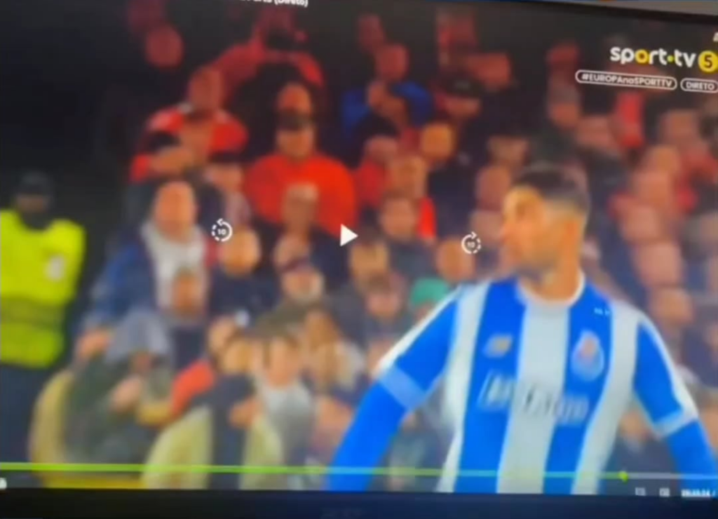 "Cartão Amarelo" de Igor Jesus sobre Alan Varela