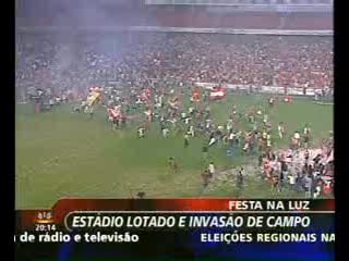Em 2005 o Benfica sagrava-se campeão nacional após jejum de uma década. Alguém presente em alguma destas comemorações?