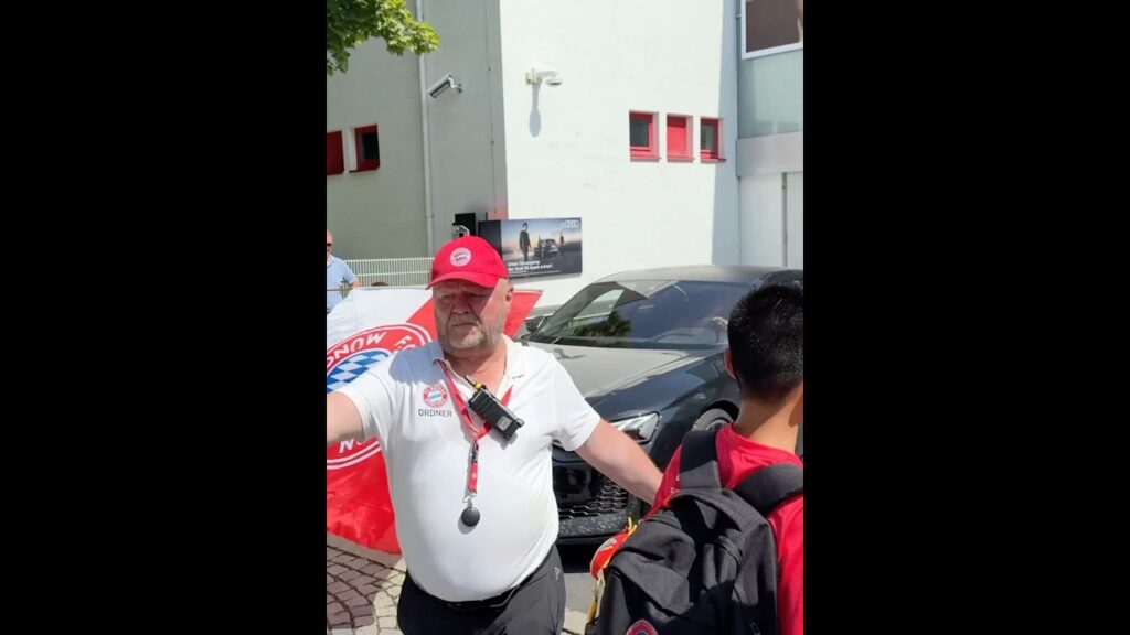 Kingsley Coman leaving Bayern's training ground for the last time before his move to Al-Nassr