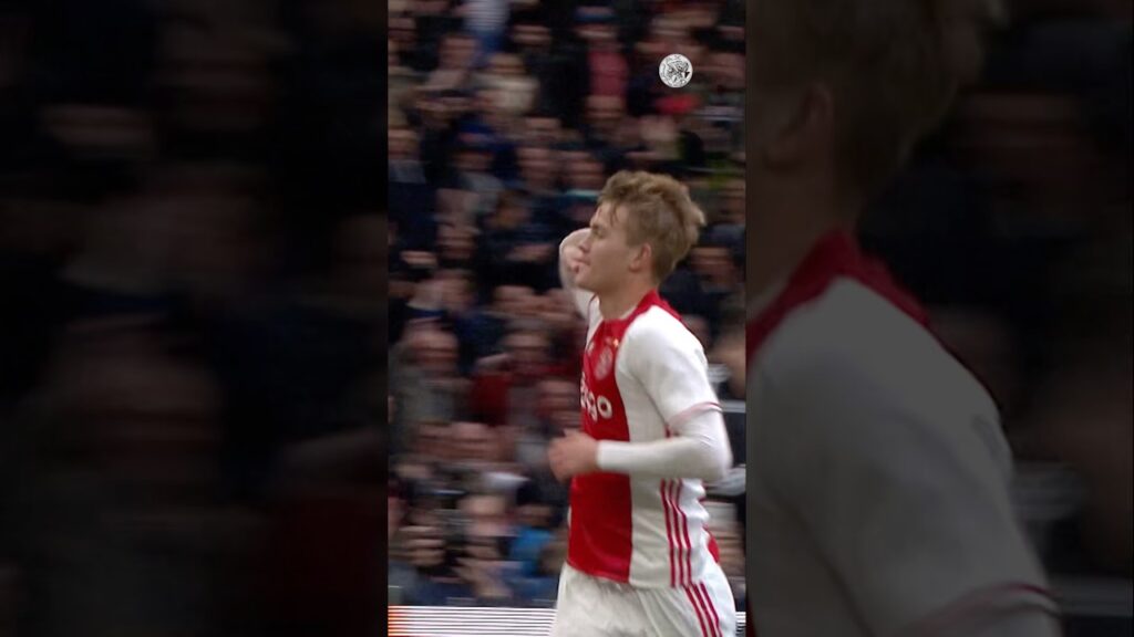 Matthijs de Ligt solo goal when 18 years old 👏