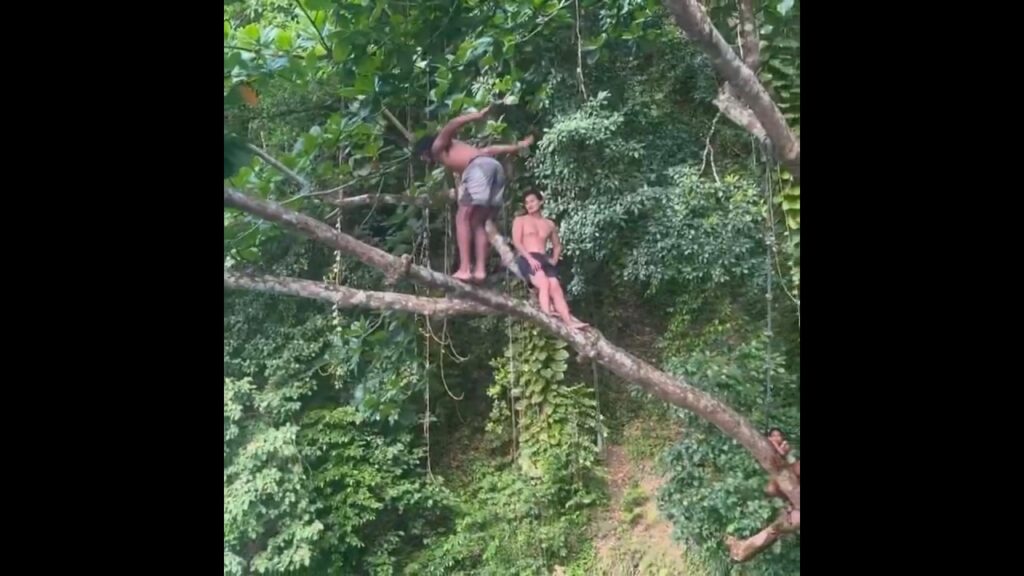 ❤️😂 Jules Koundé passe ses vacances en Jamaïque, au pays de Bob Marley (Barça) #football #shorts