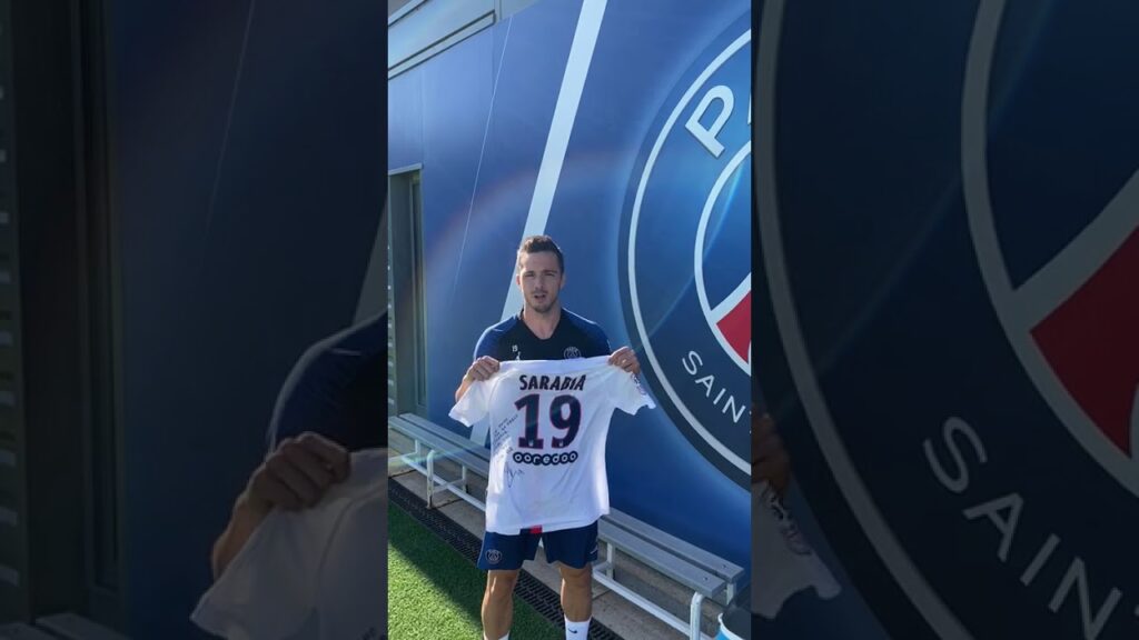 Pablo Sarabia también cede su camiseta a la OperacionCamisela.com