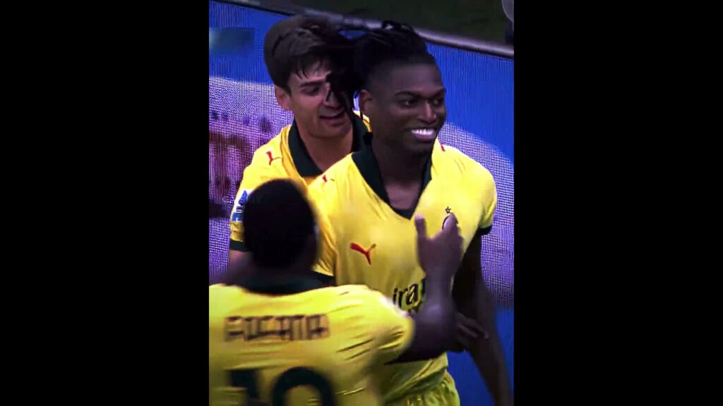 Rafael Leao Forgot He Got A Yellow Card 😂