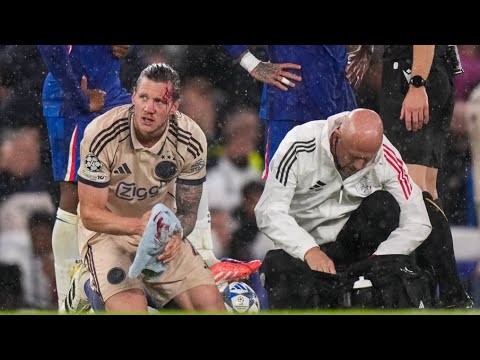 Wout Weghorst injured vs Chelsea in first half | UEFA |