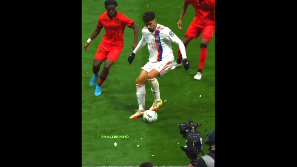 Lucas Paqueta 🥶 #football #soccer #futbol #shorts #viral #trending #edit #skills #foryou #fyp