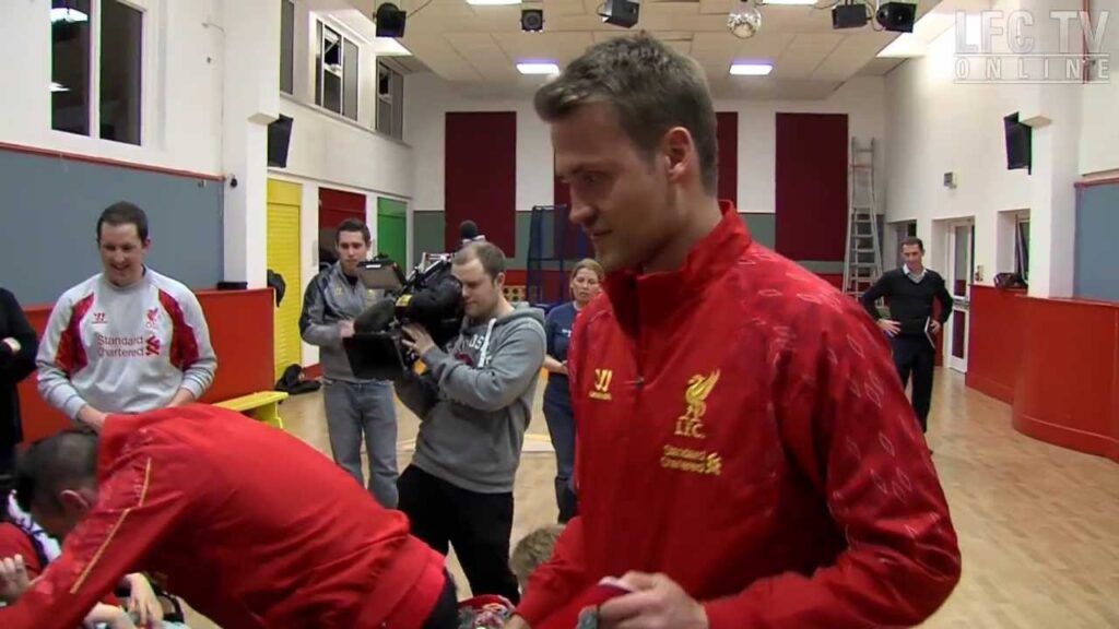 #PerfectMatch: Mignolet and Aspas visit the Royal School of the Blind