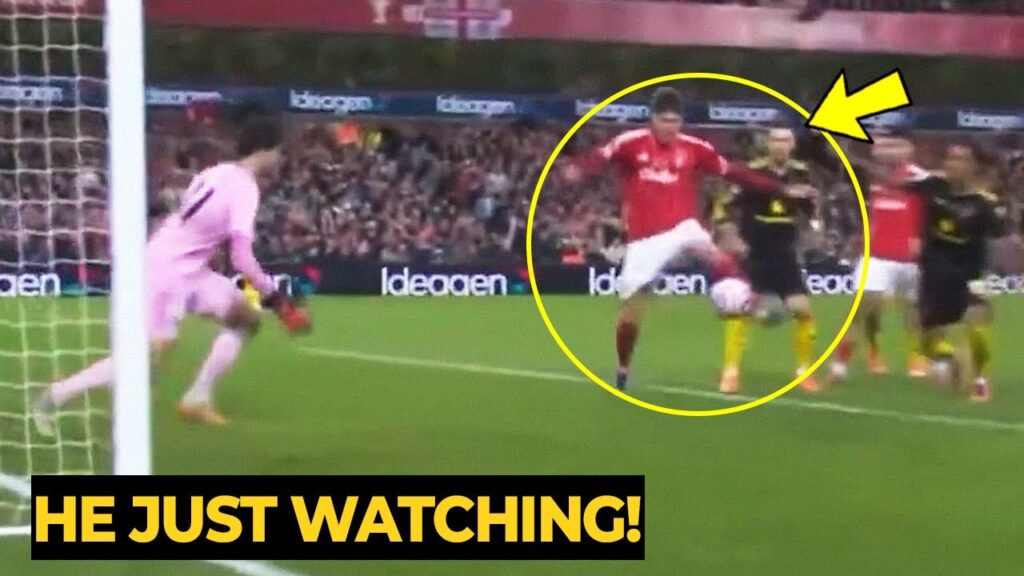 United fans ANGRY at Dalot sees the ball drop but doesn't react quicker, look at this...