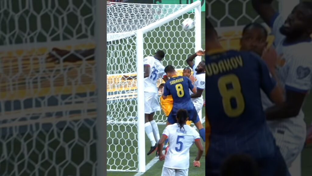 Nooo way! 😳 #EquipeDeFrance #Konate #football #edit