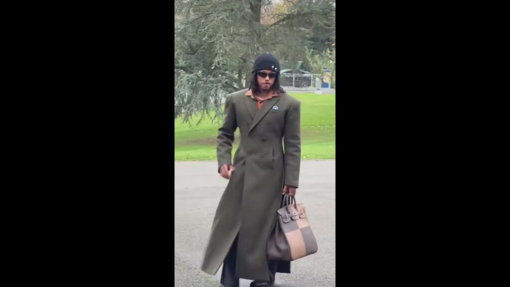 KOUNDÉ presume de OUTFIT a su llegada con la SELECCIÓN FRANCESA