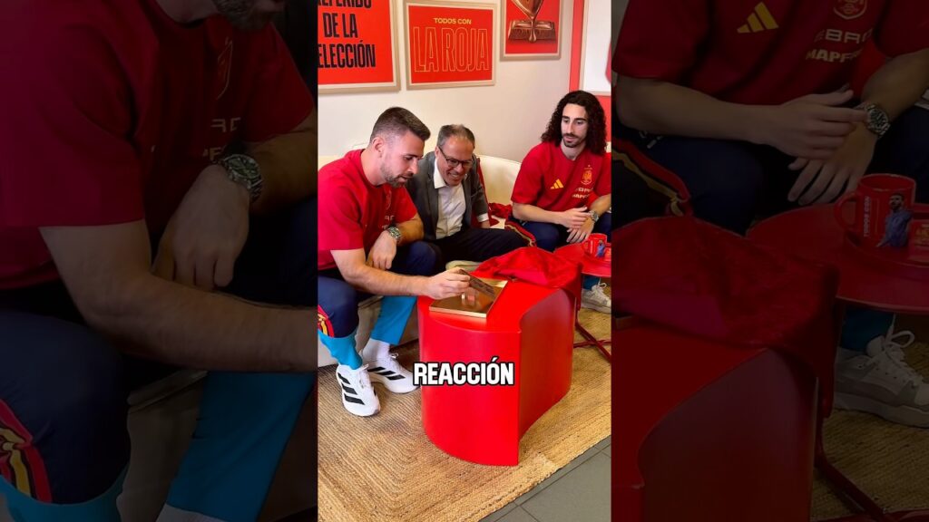 🍫¿LA MEJOR TABLETA DE LA ROJA? UNAI SIMÓN Y CUCURELLA LO TIENEN CLARO