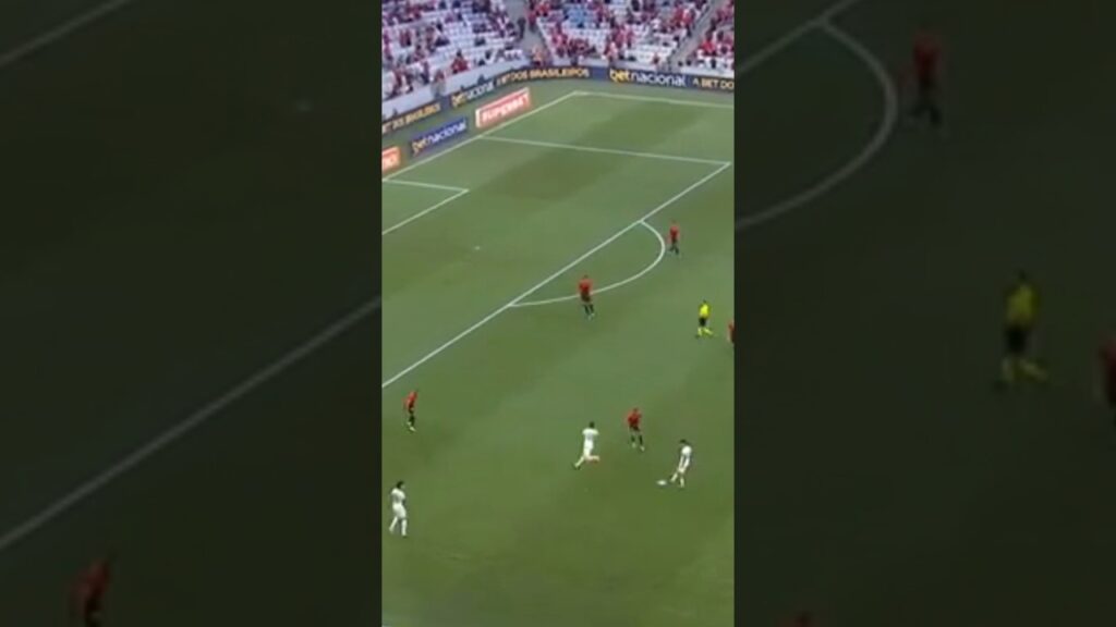 IGOR JESUS 👉🏼 ALMADA 👉🏼 ALEX TELLES