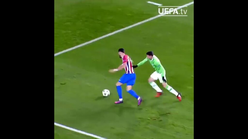 🔥A FASCINATING FEINT FROM CARRASCO🔥 #shorts #championsleague #carrasco