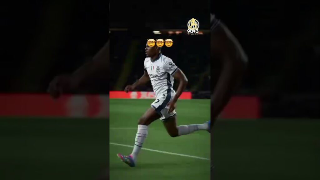 Denzel Dumfries Bicycle kick vs Barcelona 😱