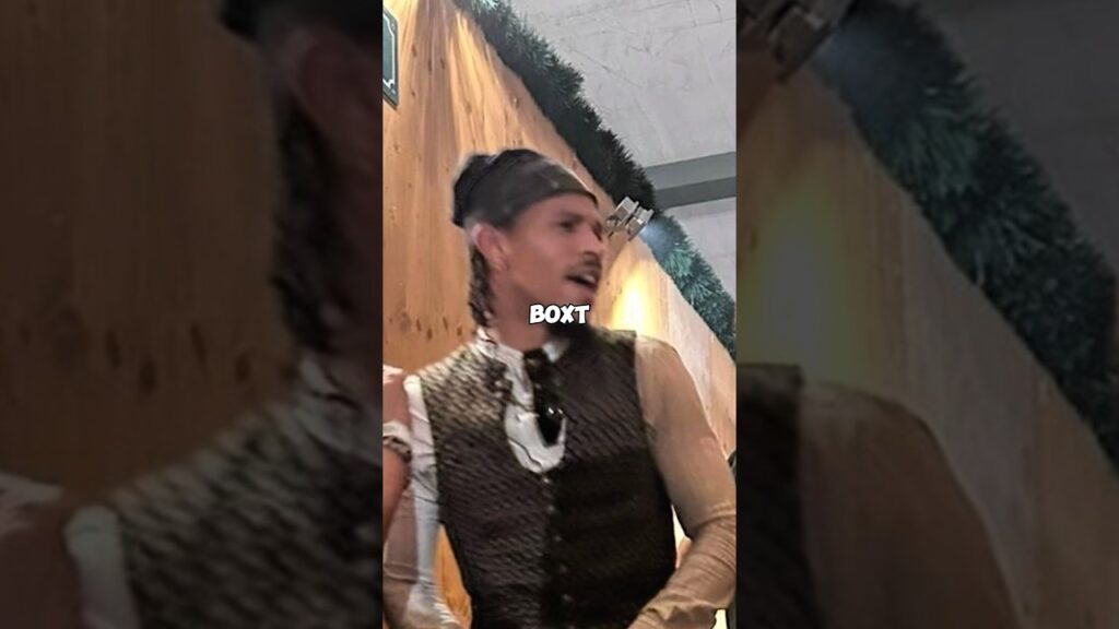 Leroy Sane boxt sich mit Bayern Fans auf dem Oktoberfest #leroysane #oktoberfest #fussball