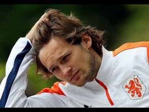 Daley Blind, touching his face