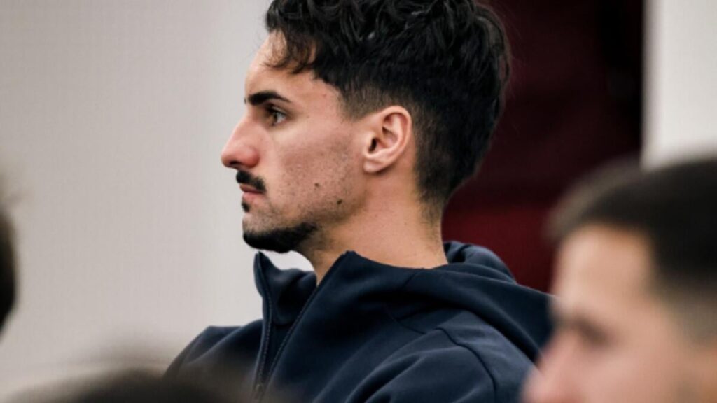 Eustáquio pensa no futuro e tira curso de treinador na AF Porto