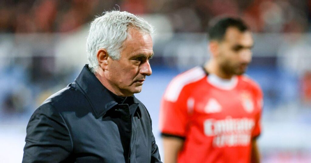 Grande surpresa no onze do Benfica para a visita à Choupana | A Bola