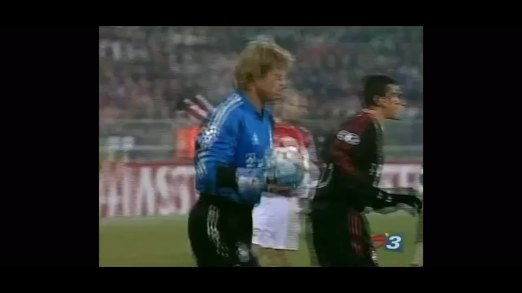 Claudio Pizarro brace against Arsenal in the 2004-05 Champions League Ro16