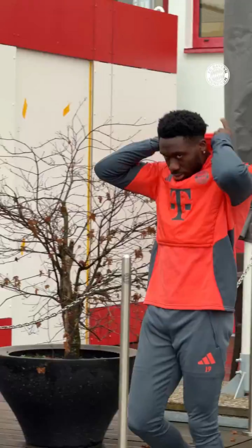 [FC Bayern] Alphonso Davies has resumed parts of team training for the first time since his ACL surgery