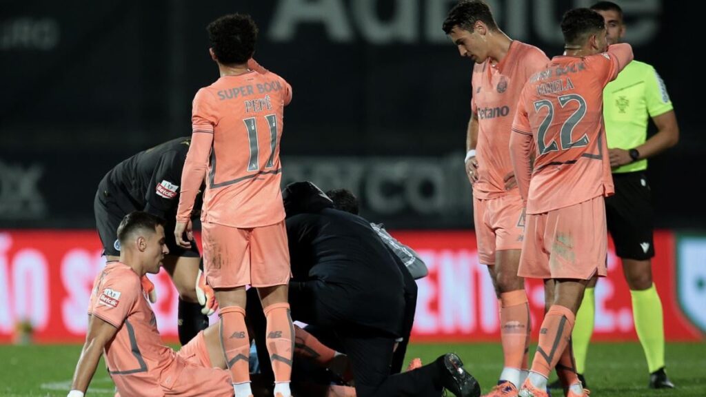 Boas notícias para o FC Porto: Bednarek e Borja Sainz sem lesões graves