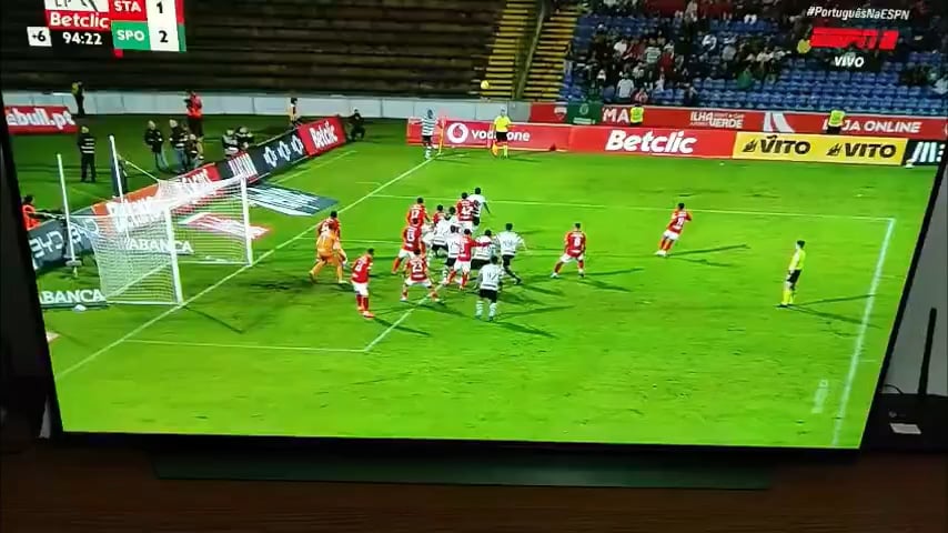 Jornalista da ESPN: “O Santa Clara está a ser assaltado nos Açores.” “É o maior escândalo de arbitragem que já vi.”