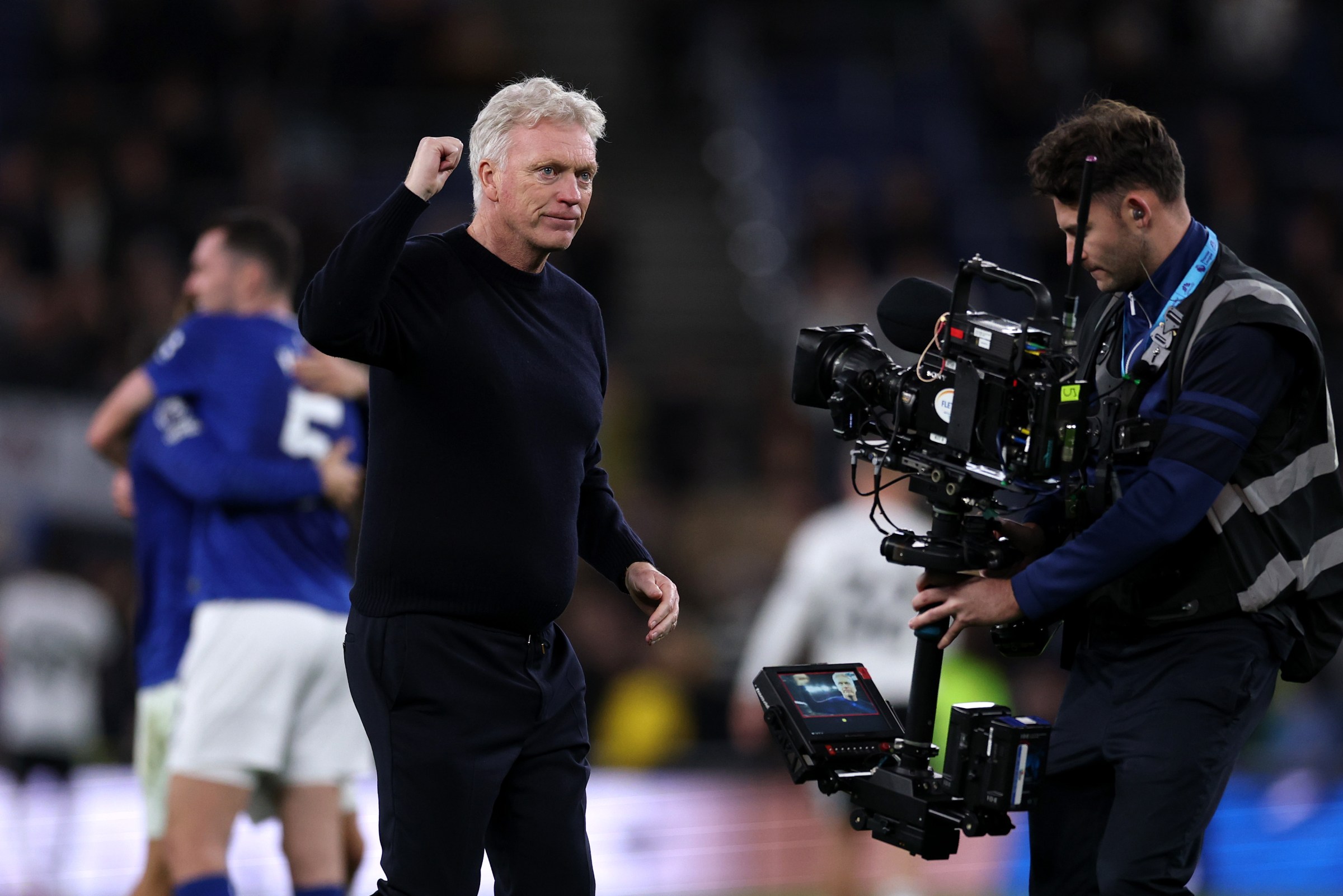 LIVERPOOL, ENGLAND - NOVEMBER 08: David Moyes, Manager of Everton, celebrates after the teams victory in the Premier League match between Everton and Fulham at the Hill Dickinson Stadium on November 08, 2025 in Liverpool, England. (Photo by Michael Regan/Getty Images)