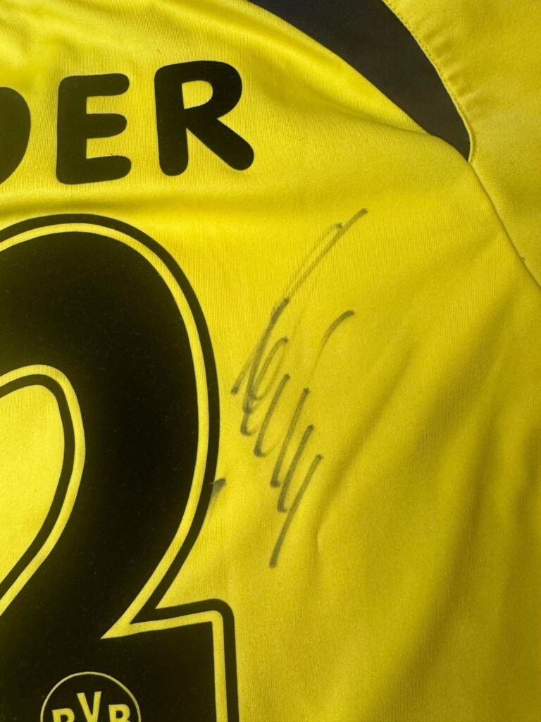 Hilfe bei Autogrammen (Help to Identity autographs)