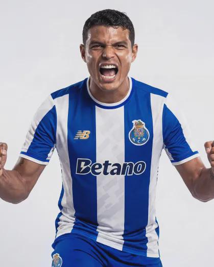 noticias vindas do brasil dao conta que este gajo ainda vai render muito para o porto