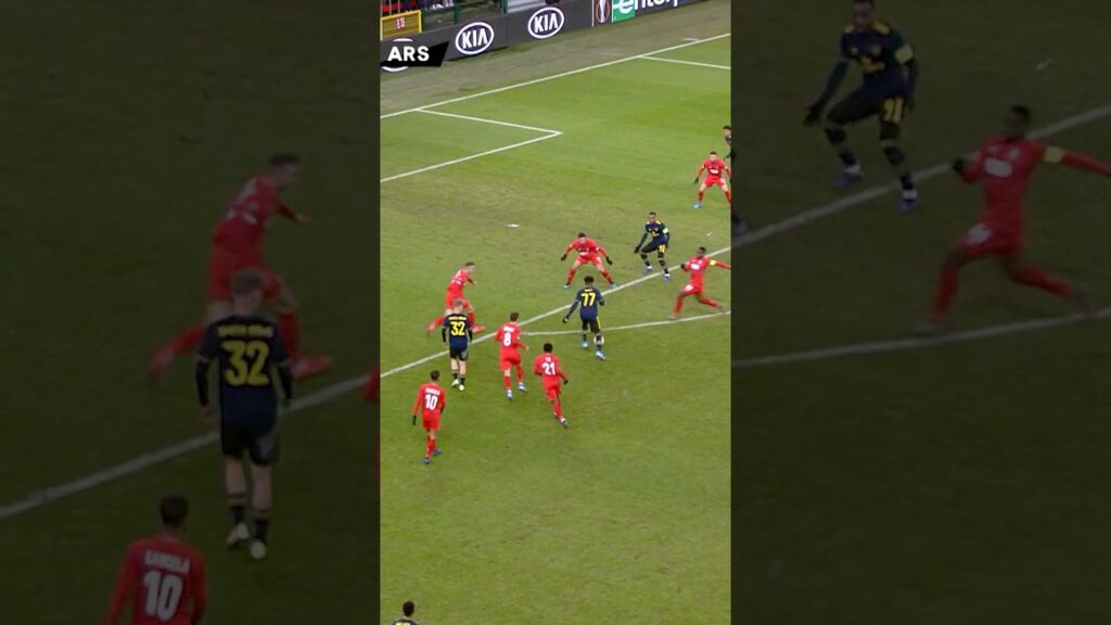 WONDERFUL WEAK FOOT GOAL! WONDERFUL WEAK FOOT GOAL!