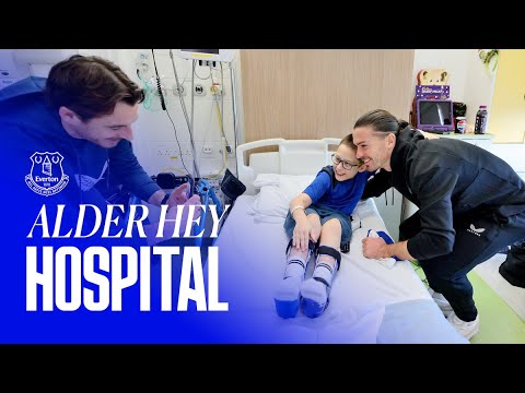 Everton squad make their special annual Christmas visit to Alder Hey Children’s Hospital. ππ Everton squad make their special annual Christmas visit to Alder Hey Children's Hospital. ππ