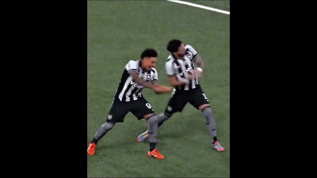 Alex Nicolao Telles, o camisa 1️⃣3️⃣ do Botafogo de Futebol e Regatas! Parabéns, craque! 🤩🌟