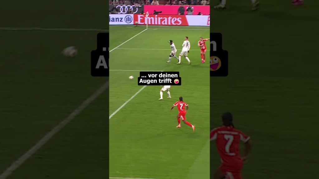 Thomas Müller feiert Lennart Karl 😂 #shorts Thomas Müller feiert Lennart Karl 😂 #shorts