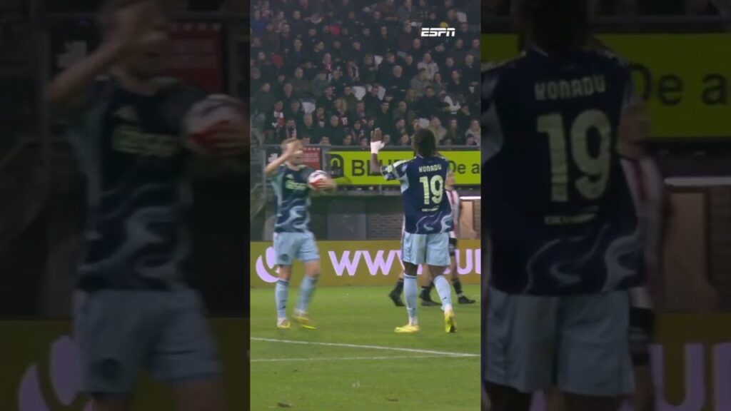 Don-Angelo Konadu rondt af na een bekeken overstap van Davy Klaassen ✨