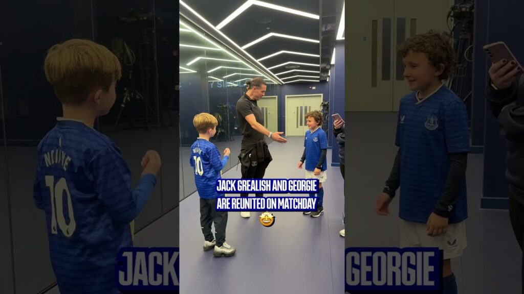 Best buddies 💙 Jack Grealish and Georgie are reunited on matchday as Everton face Arsenal.
