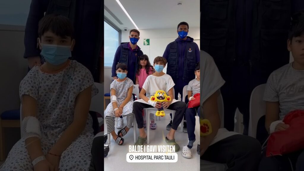 Balde and Gavi share gifts and smiles with Fundaciofcb💙❤️ #shorts #gavi #balde #fcbarcelona