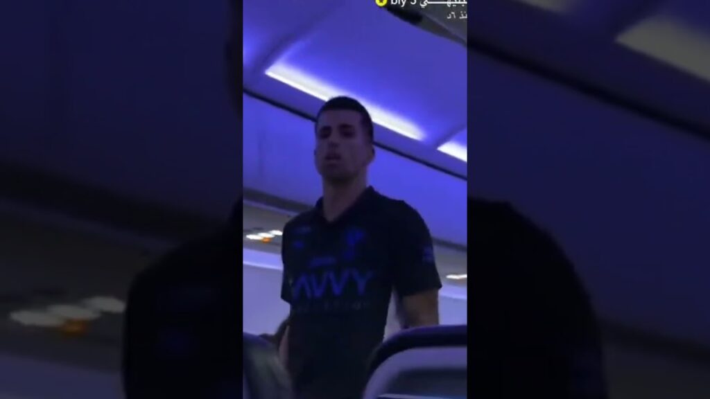 🚨🤬 Joao Cancelo🇵🇹 gets angry after passenger film on a plane