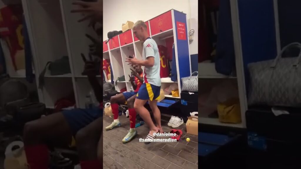 Dani Olmo vibrando con la música (vía @Nicolas_williams9) #shorts | ESPN Deportes