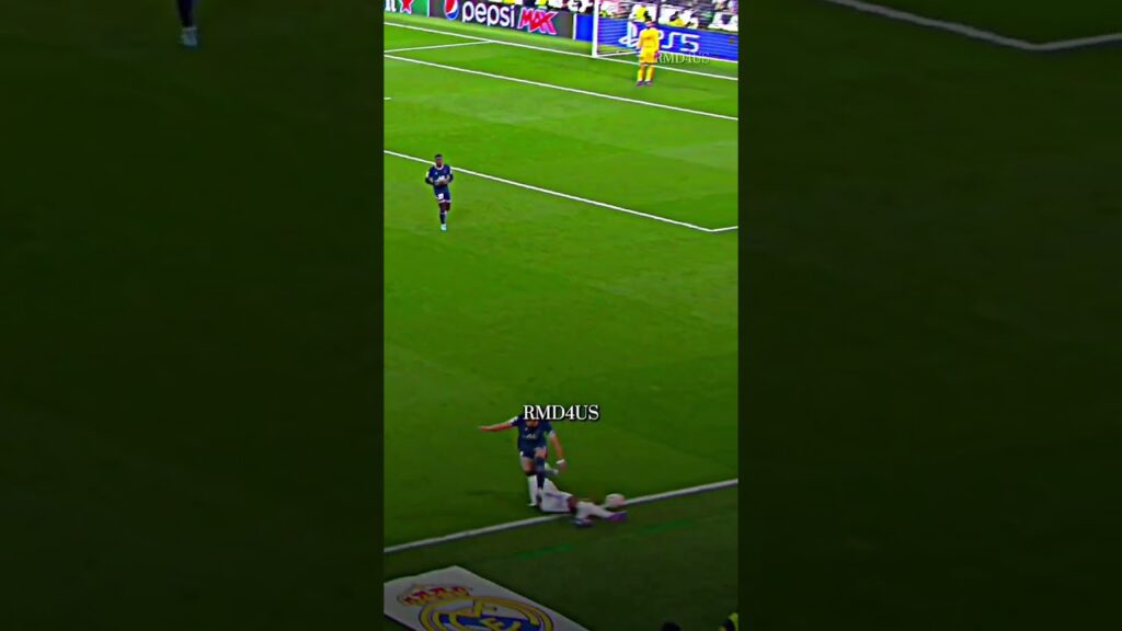 Militao vs Mbappe 😳
