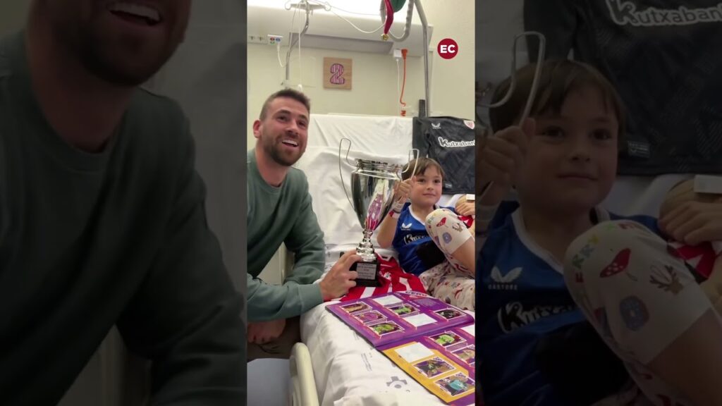 La emotiva charla de Unai Simón con un niño ingresado en Basurto que también juega de portero La emotiva charla de Unai Simón con un niño ingresado en Basurto que también juega de portero