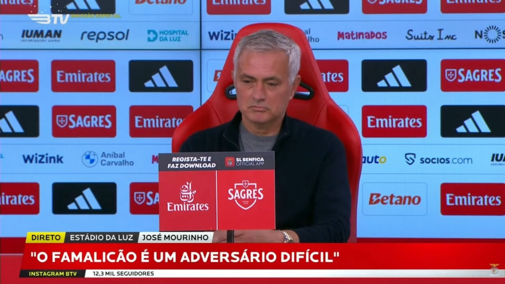 Mourinho recebe quatro perguntas seguidas sobre futebol puro, e aproveita para desancar e castigar um jornalista sério e as suas notícias sérias.