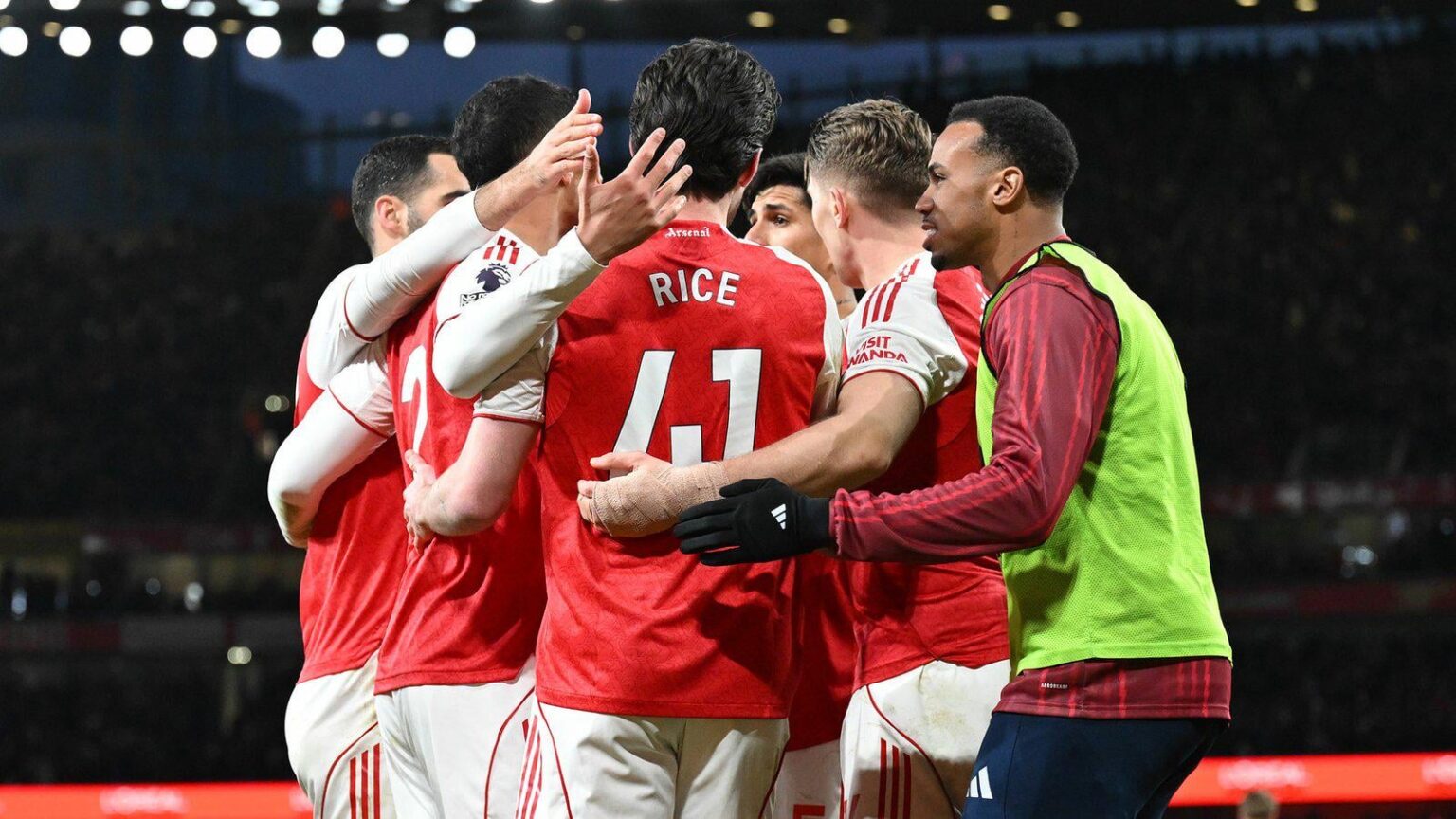Can you believe this bullshit? "analists" (propaganda) on the Arsenal news page claim in they are in "excellent form" despite winning their last 3 by only a cunt hair. In what world is not being able to score a goal against last place Wolves considered "excellent form"? arsenal has become a cult