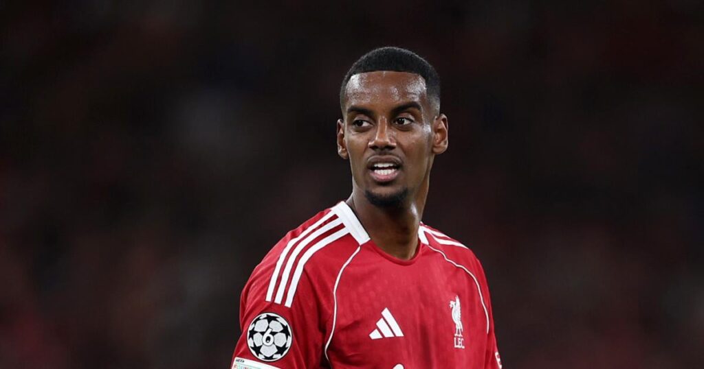 Liverpool’s Alexander Isak Suffers Concerning Knee Injury After Scoring vs Tottenham