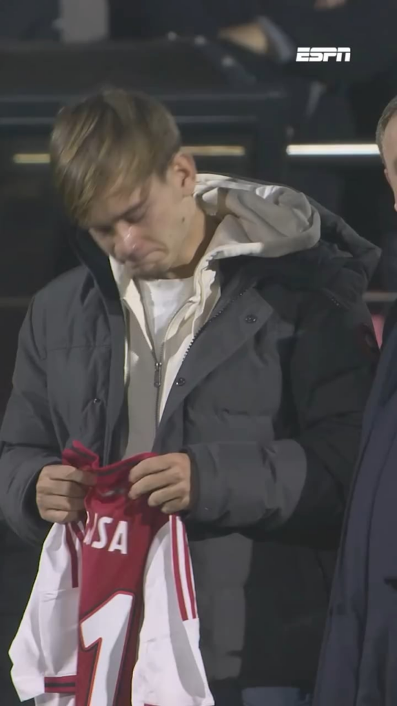 The tribute honouring Elisa, girlfriend of Jong Ajax player Mark Verkuijl, who died after being struck by a car while running last week.