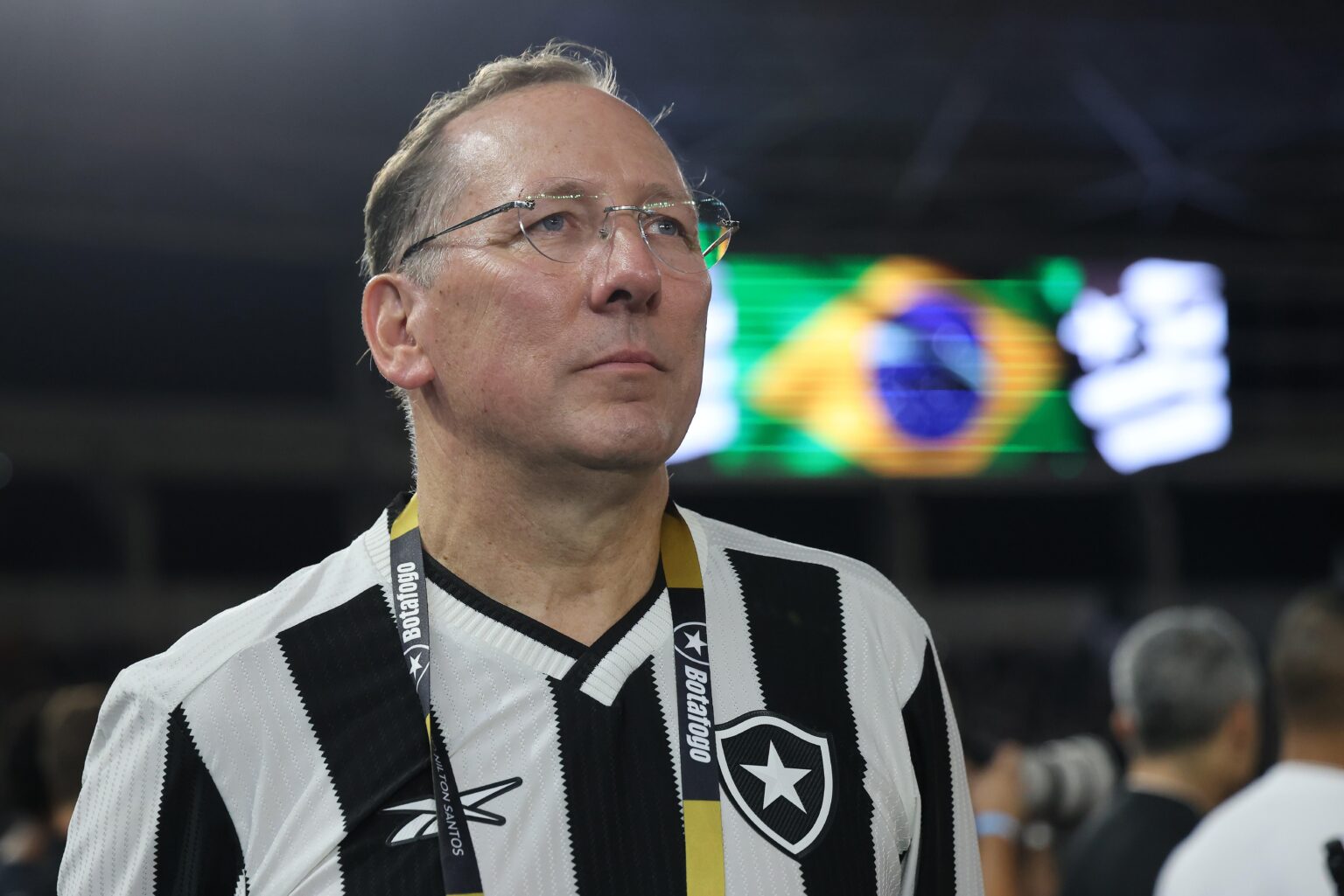 Entenda qual o perfil de técnico buscado por Textor para o Botafogo: mentalidade ofensiva e gestão de elenco positiva